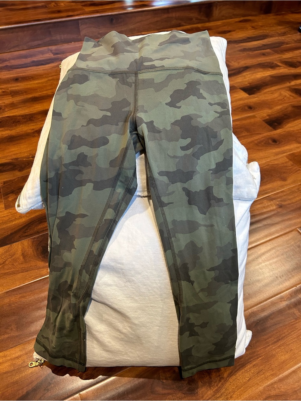 lululemon athletica Woman’s Camo Leggings - Olive & Dark Green